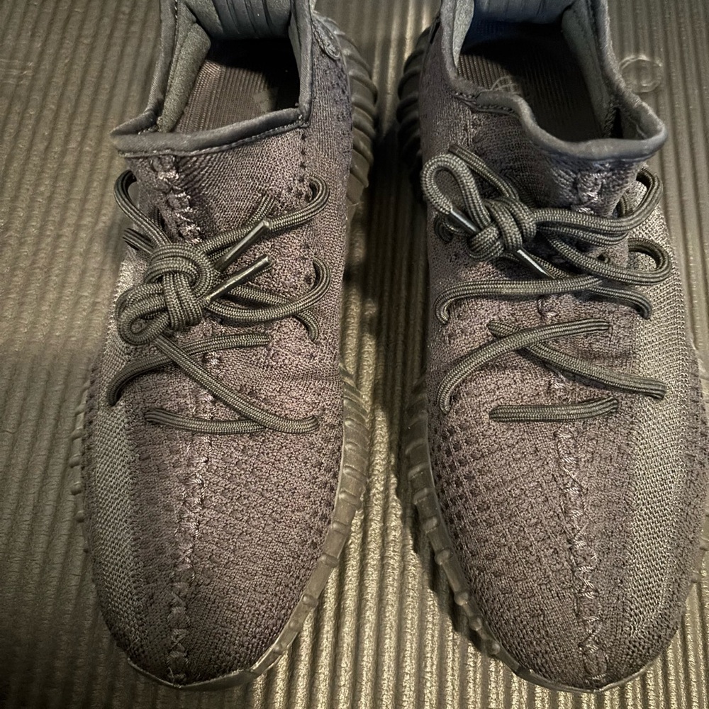 Adidas Men's Black Athletic Shoes - Yeezy Boost 350 V2. (US size 10.5)